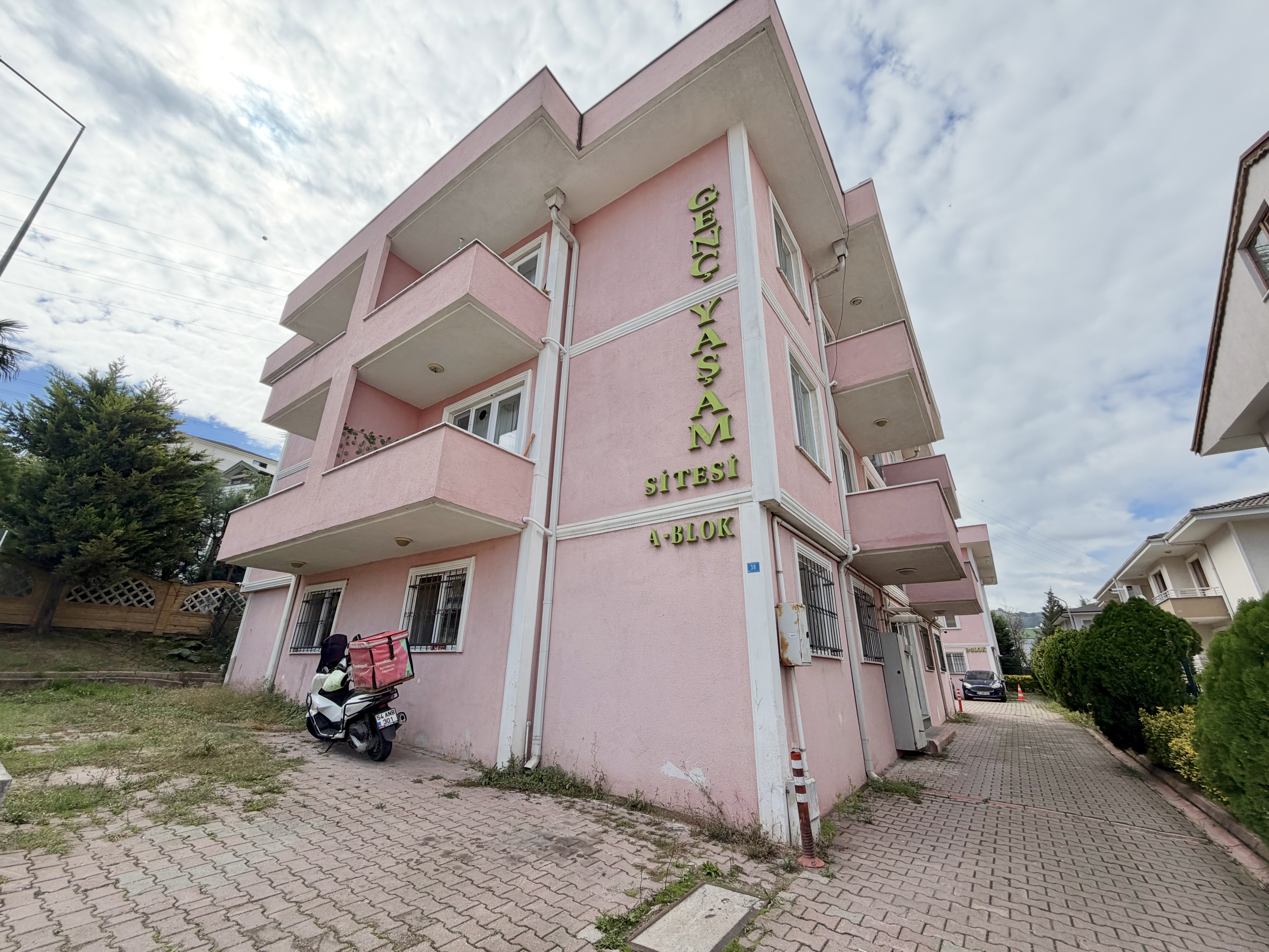 MAVİ DURAK MEVKİİ FATURALAR DAHİL EŞYALI 1+1 KİRALIK DAİRE