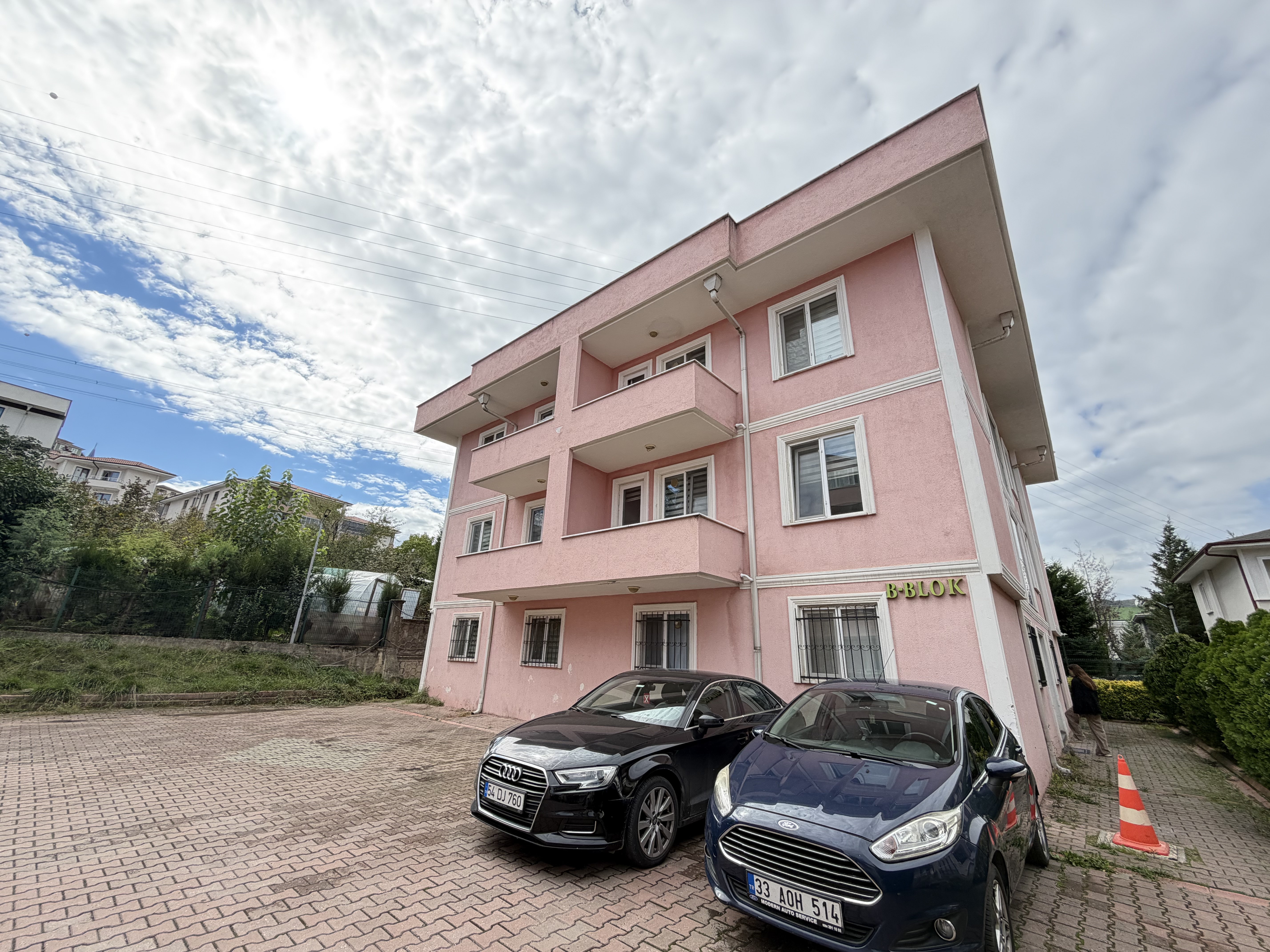 KEMALPAŞA MAH. SİTEİÇİ GENİŞ FATURALAR DAHİL 2+1 KİRALIK DAİRE